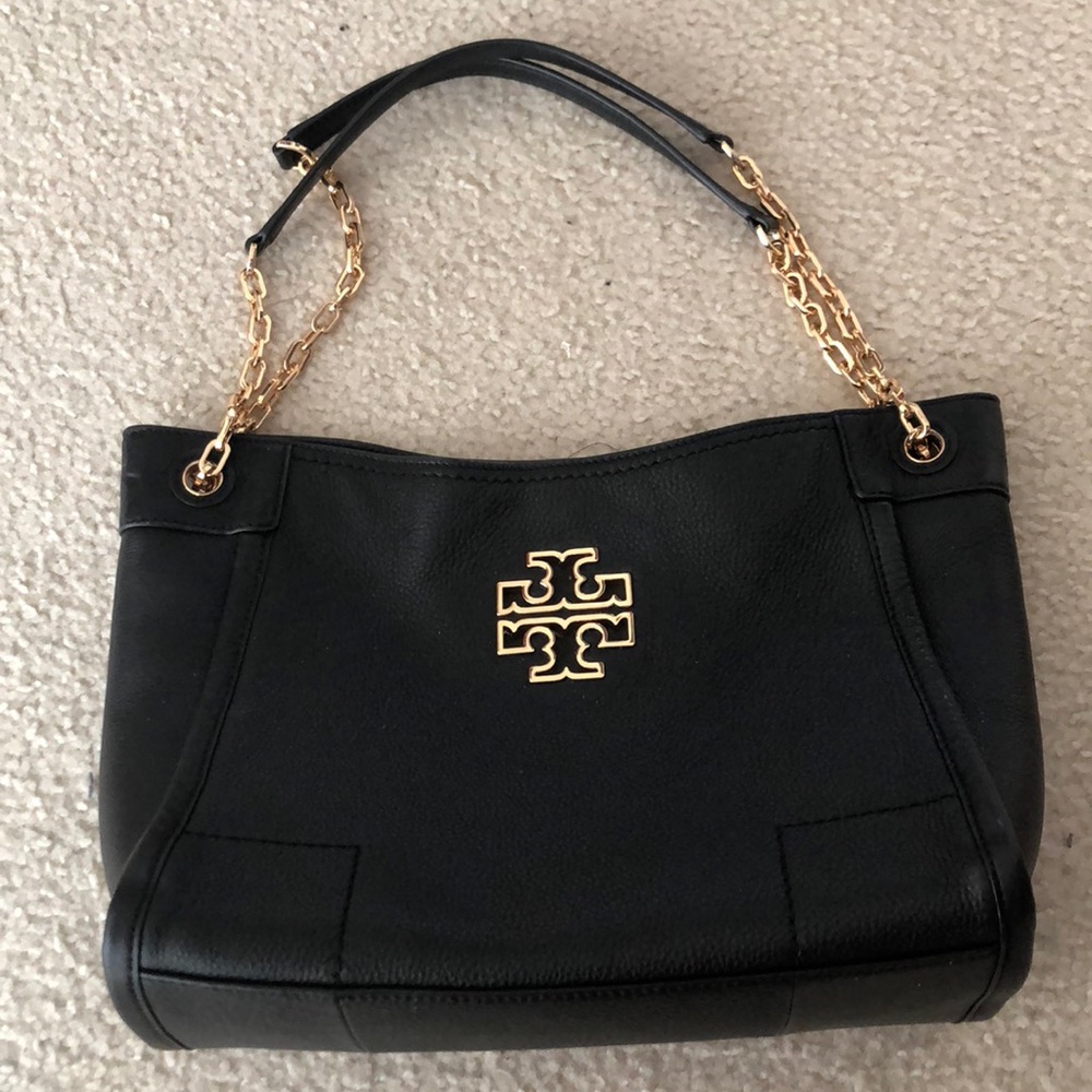 Tory Burch Britten bag! Adjustable strap.